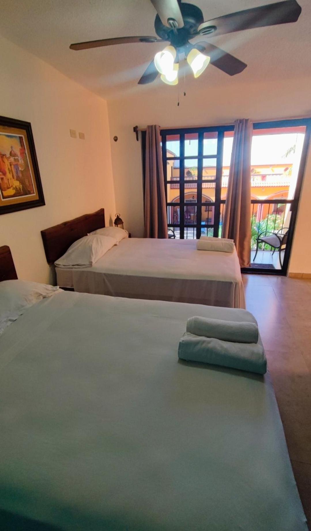Hacienda Valentina Hotel Playa del Carmen Buitenkant foto